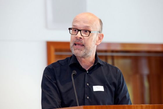 Patrick Keller spricht vor den Delegierten.