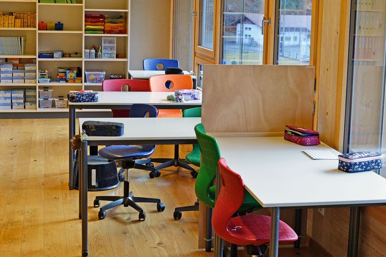 Klassenzimmer ohne Kinder